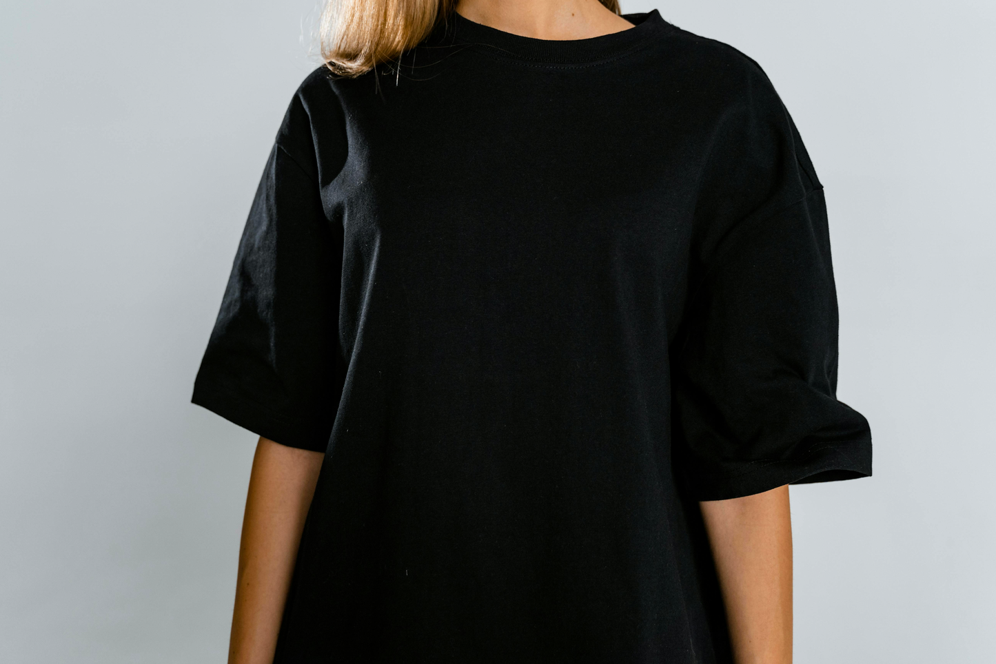 Minimal & Trendy - Classic Black Oversize Tee