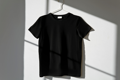 Minimal & Trendy - Classic Black Oversize Tee